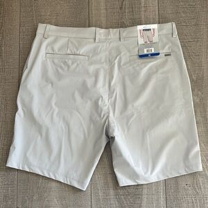 New with Tag Greg Norman Men’s 36 Light Gray Flat Front Shorts
